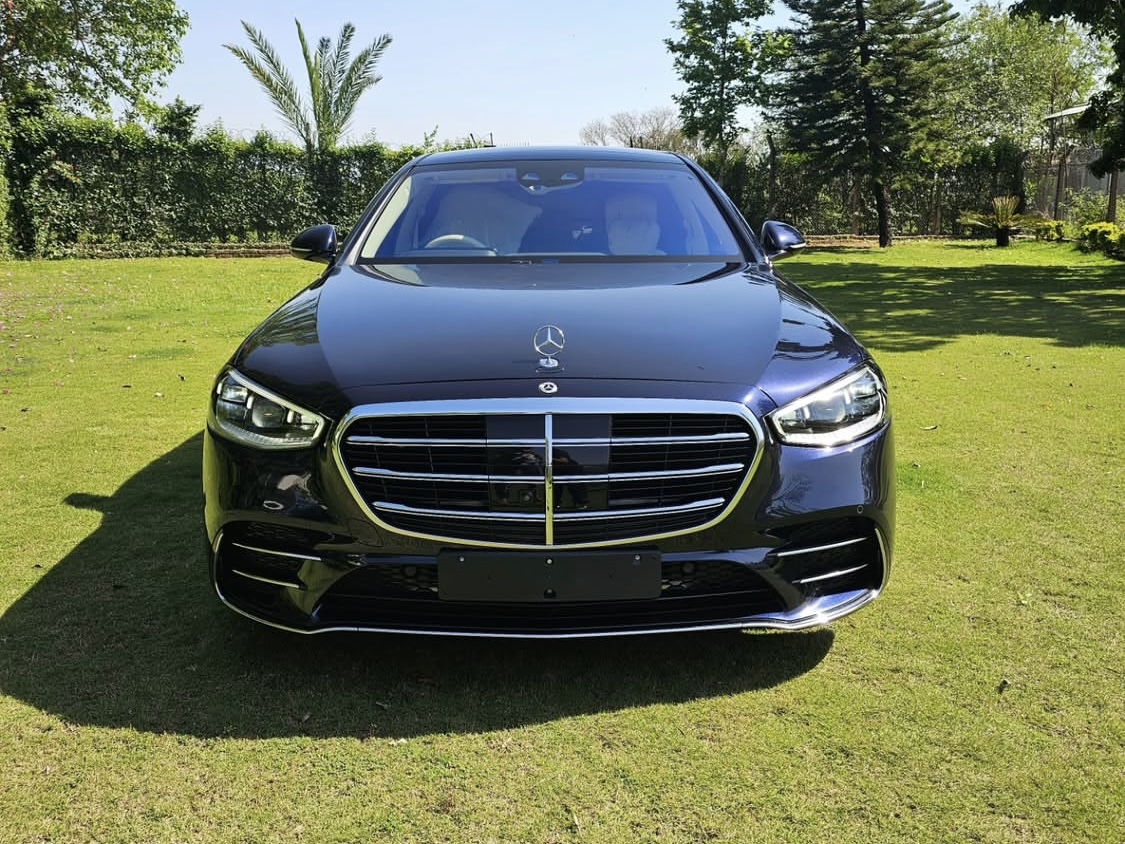 Mercedes Benz S580eL (Dark Blue)